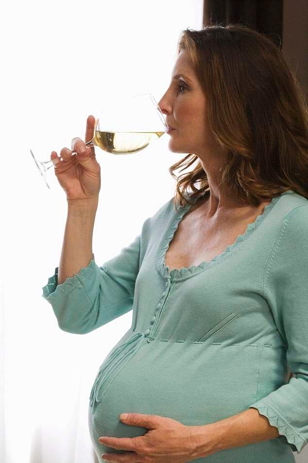 Pirja në shtatzëni po dëmton një në gjashtë fëmijë, thotë studimi britanik