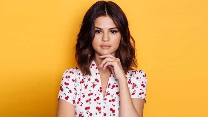Selena Gomez: Dua të më duan për personin që jam - kjo ka rëndësi