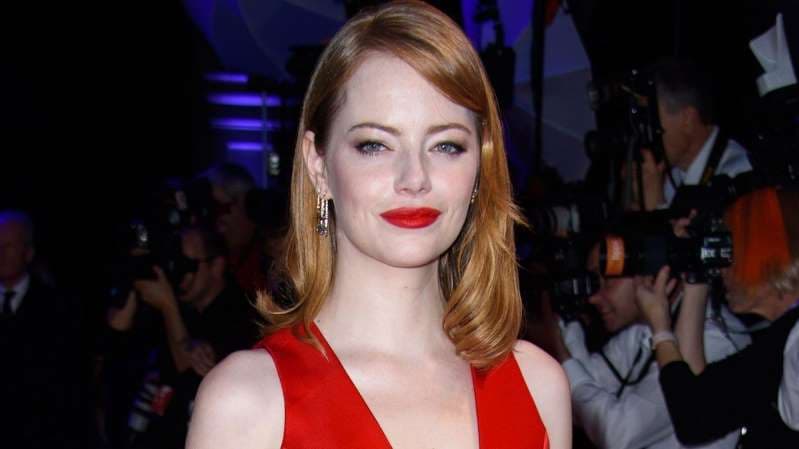 Emma Stone e pranon se u mërzit kur u bë 30 vjeçare