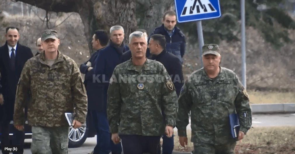 Thaçi inspektoi FSK-në (VIDEO)