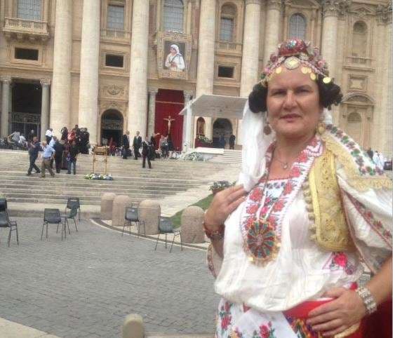 Gruaja nga Hasi e cila i shpëtoi veshjet popullore (FOTO)