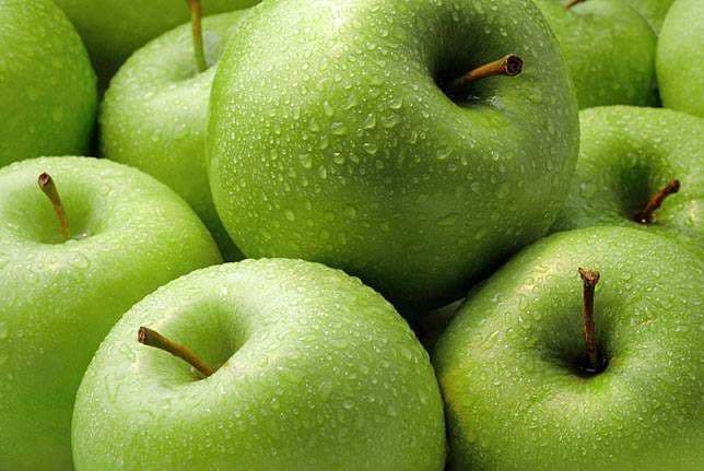 Pesë përfitimet shëndetësore të mollëve jeshile