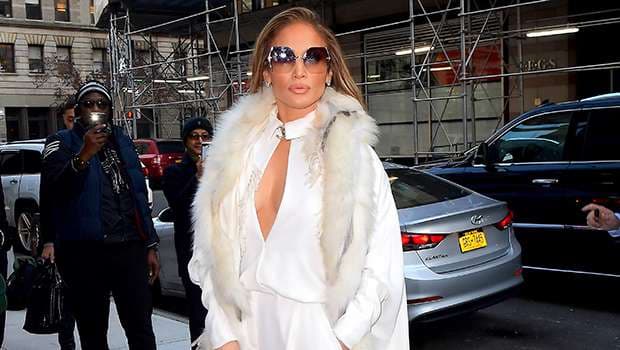 Jennifer Lopez shkëlqen në të bardha