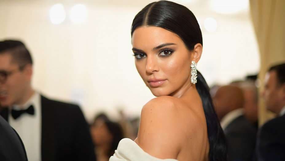 Kendall Jenner shpallet modelja më e paguar në botë