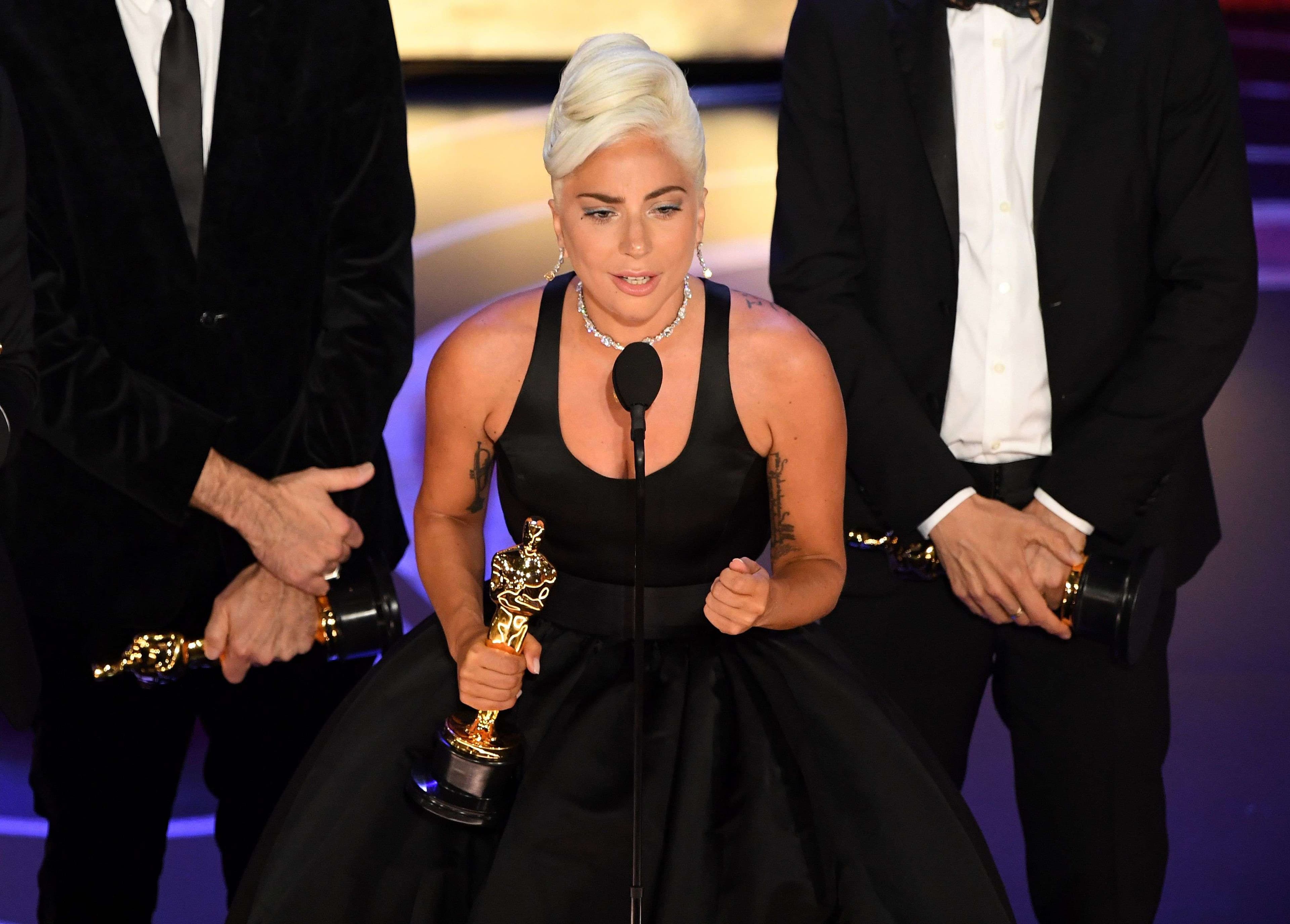 Lady Gaga fiton Oscarin e parë (VIDEO)