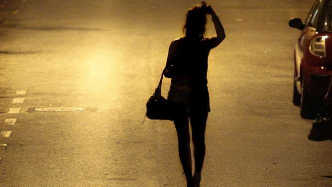 Një burrë dhe një grua arrestohen për marrje me prostitucion