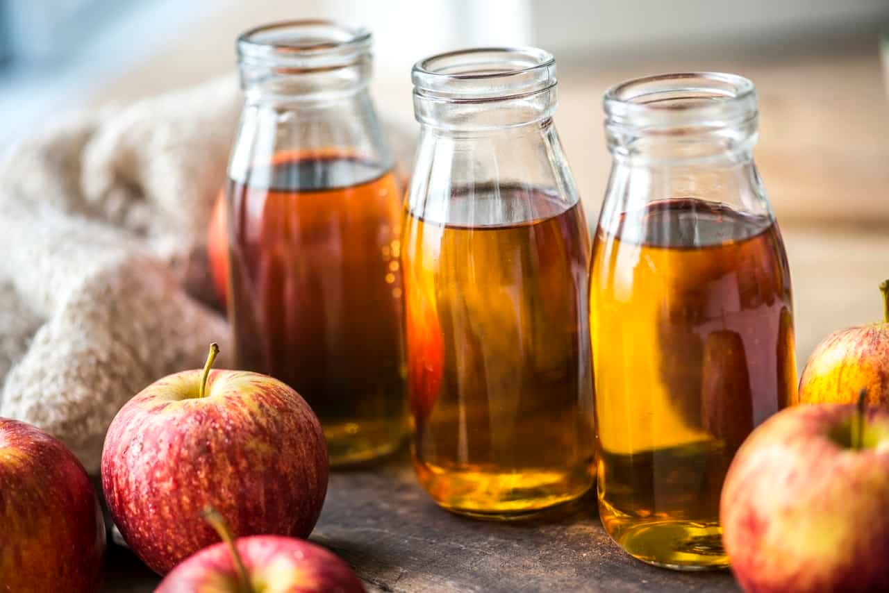 Përdorimet e uthullës së mollës që duhet t’i dini