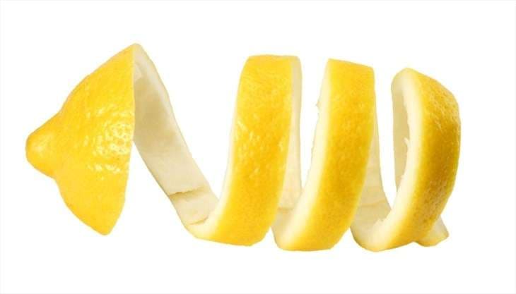 Mos i hidhni lëvoret e limonit – përfitimet shëndetësore të tyre janë të mëdha
