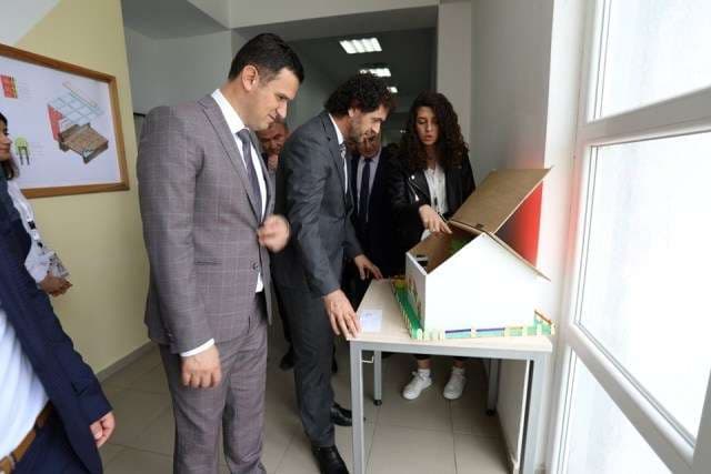 Universiteti i Shkencave të Aplikuara në Ferizaj, hap ekspozitën "Profesionistët e së Ardhmes"