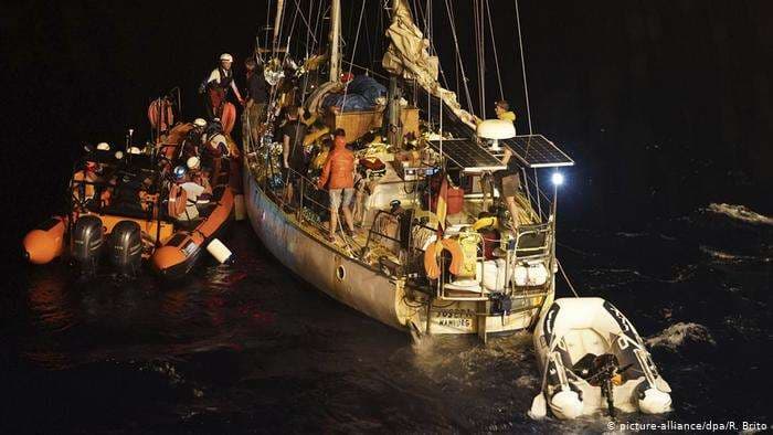 Gjermania ndihmë Italisë për refugjatët