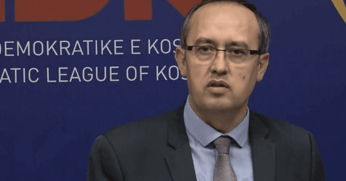 Hoti: Çdo pengesë për dialog duhet të hiqet