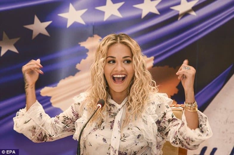 Rita Ora i gëzohet suksesit të Blerta Bashollit me filmin “Hive”