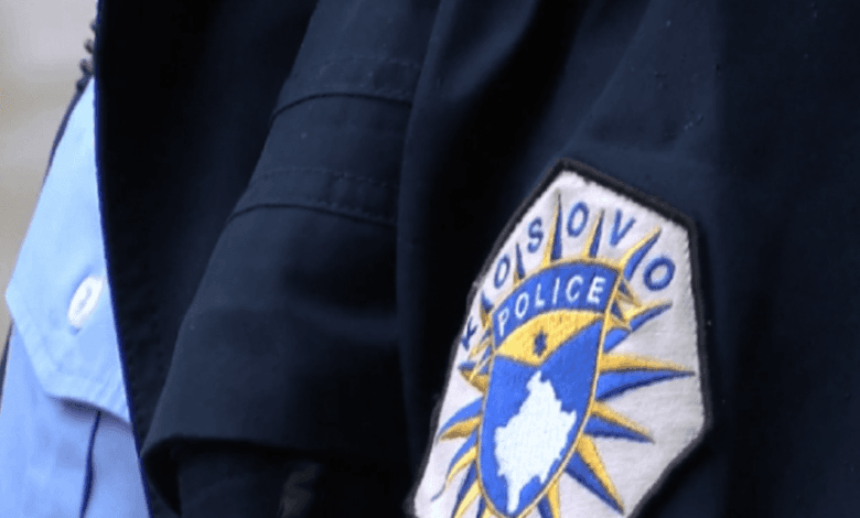 Një person tenton ta shkel me veturë policin në Mitrovicë të Veriut