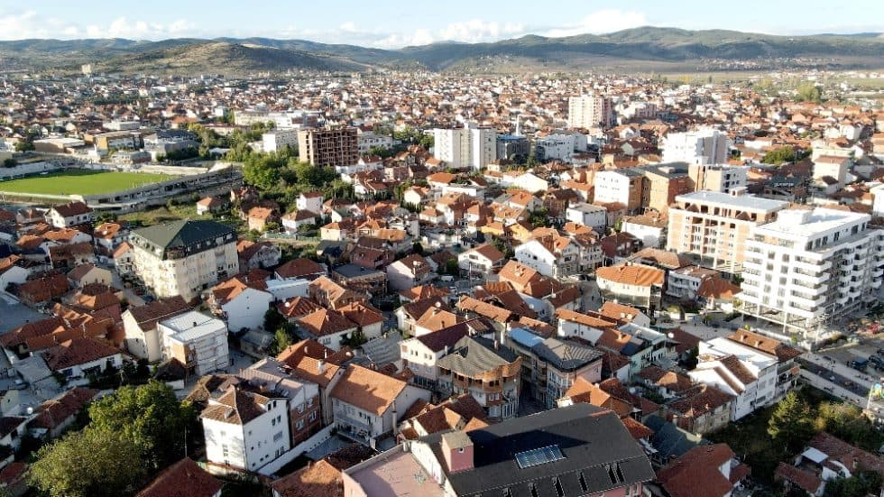 Gjilan: Dyshohet se djali e rrahu nënën e tij