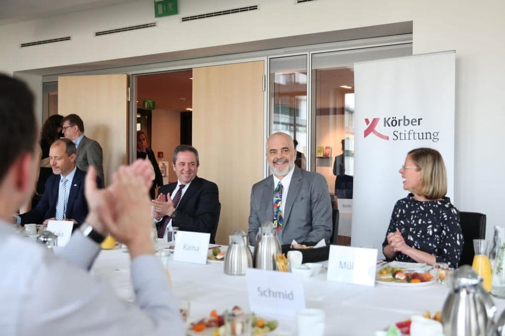 Rama i ftuar në Berlin: Bashkëbisedim me parlamentarë të Bundestagut