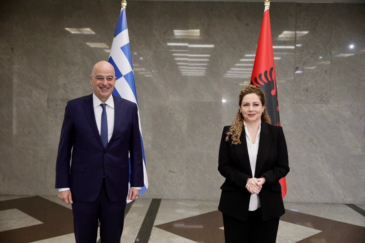 Dendias me Xhaçkën: Të bashkëpunojmë për abrogimin e ligjit të luftës dhe pensionet e shqiptarëve në Greqi