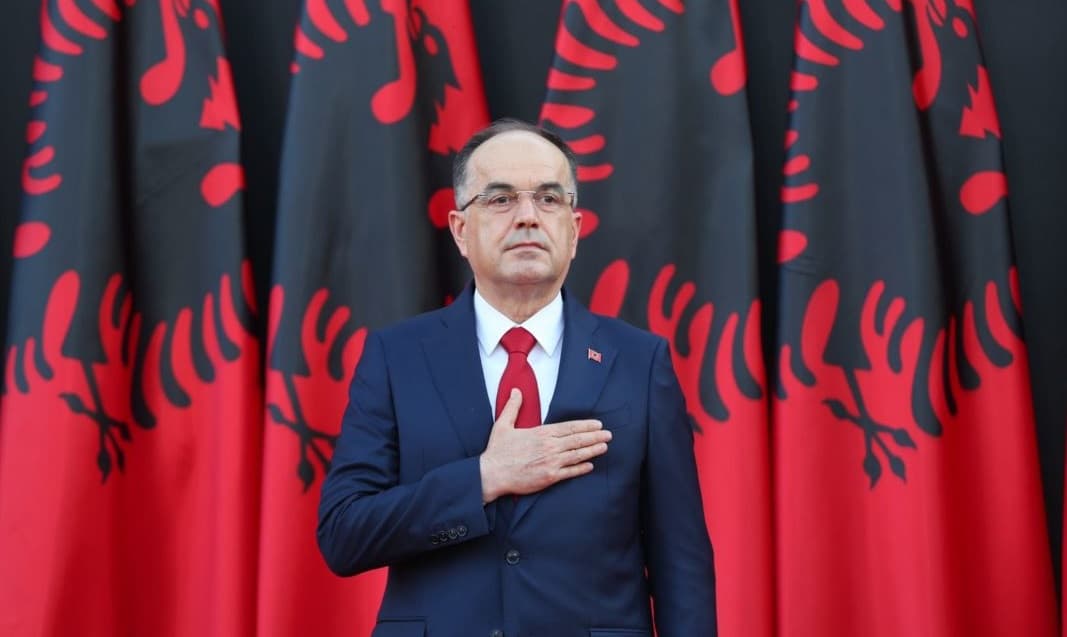 Shkarkimi i Ahmetajt dhe emërimi i Ballukut - puna e parë e Begajt si president