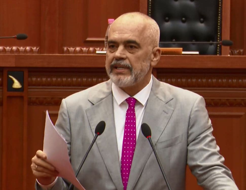 Rama përplaset me opozitën për Kosovën: Ia keni ngulur thikën mu në gjoks Thaçit dhe UÇK-së (VIDEO)