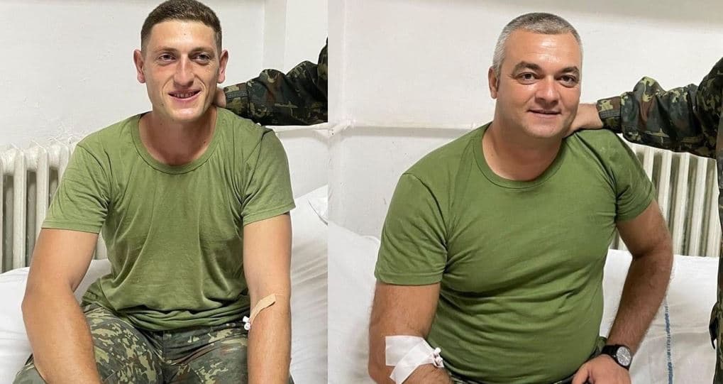 Krejt çka ndodhi mbrëmë në Gramsh, ku dy ushtarë u sulmuan me sprej neuroparalizues