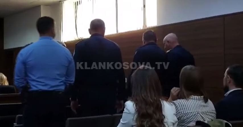 Avokatja e Arbër Sejdiut: Përgjegjësia e tij e vetme është që ka qëlluar në vend dhe moment të gabuar (VIDEO)