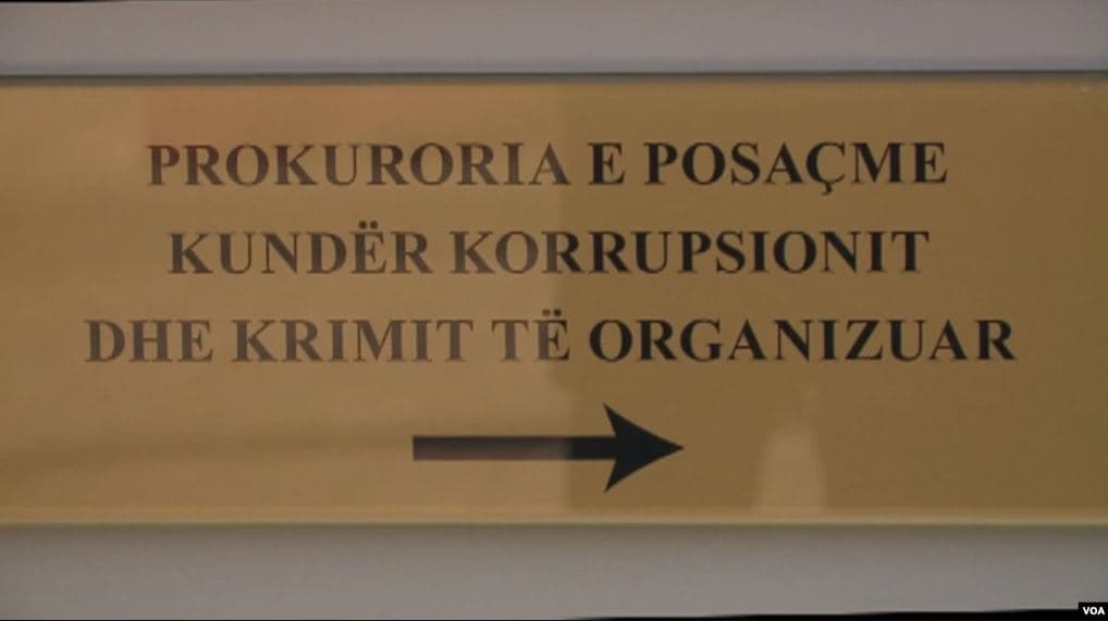 Tjetërsuan toka në bregdet, të pandehur dy ish drejtuesit më të lartë vendor në Lezhë
