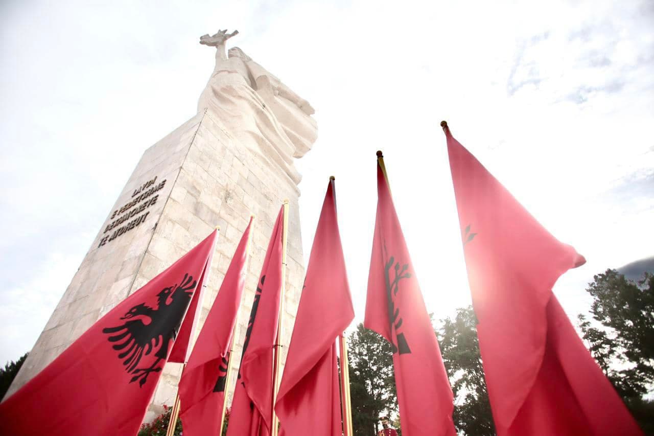 Edi Rama uron Ditën e Çlirimit