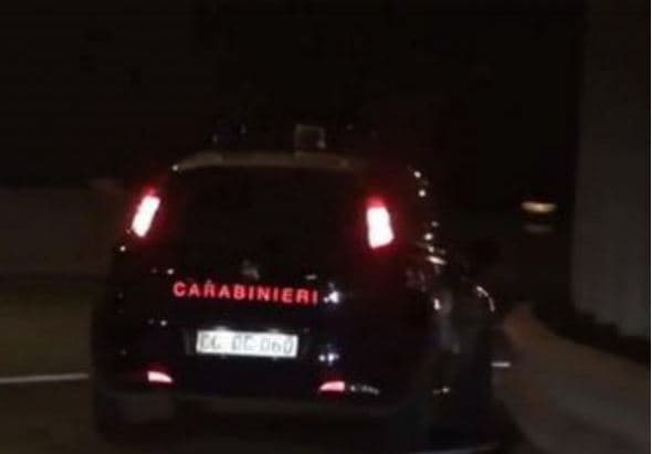 Itali: I riu shqiptar qëllon me armë zjarri të dashurën e tij dhe më pas vetën