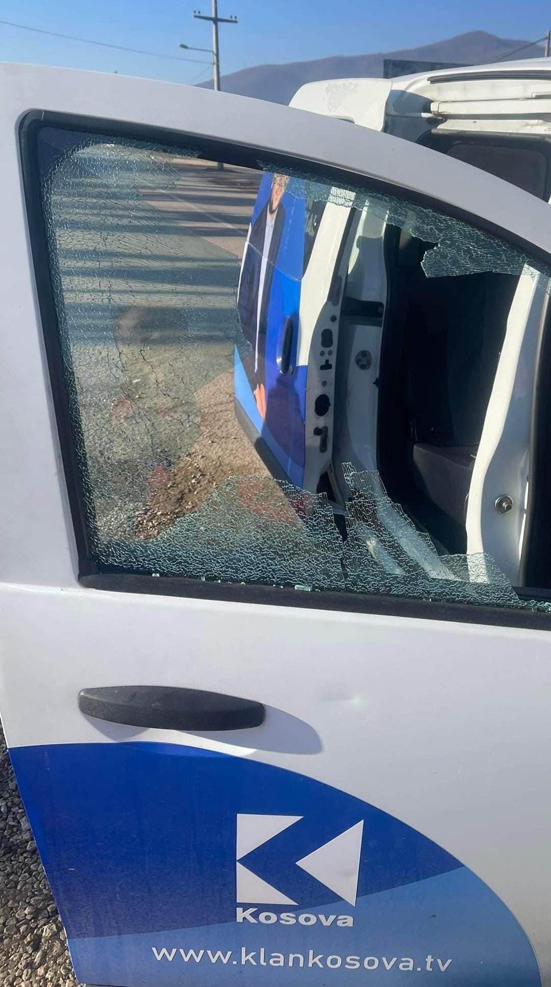 Policia po e heton rastin e sulmit ndaj ekipit të Klan Kosovës në veri