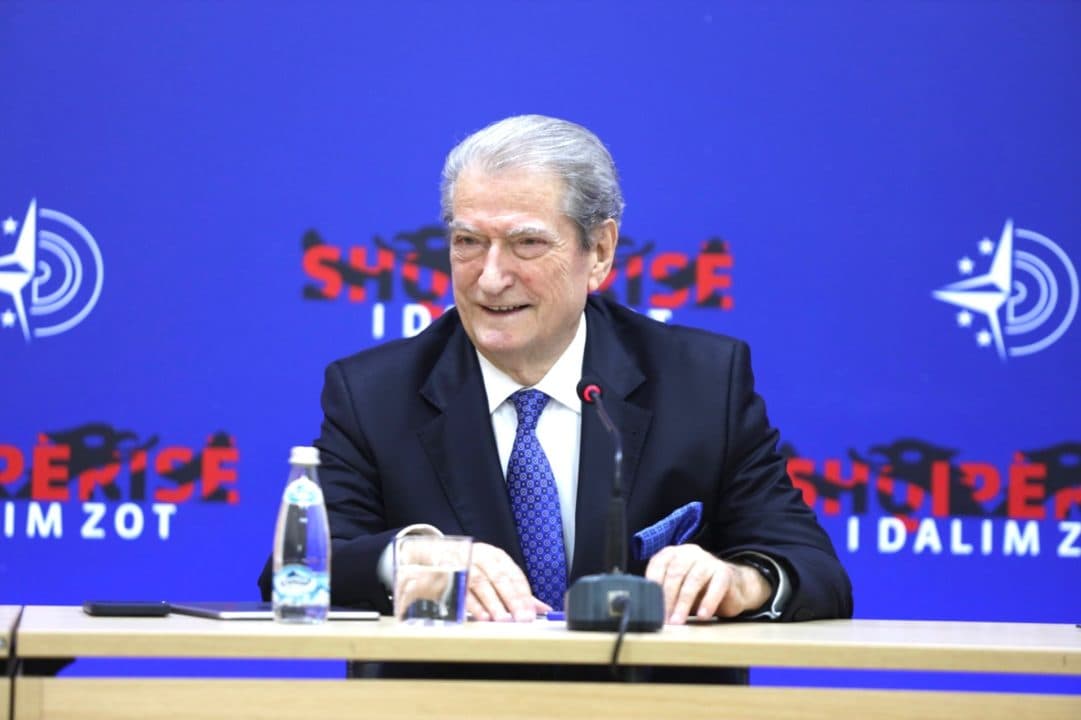 Berisha me thirrje për Mark Zuckerberg dhe Elon Musk: Ndëshkoni Edi Ramën