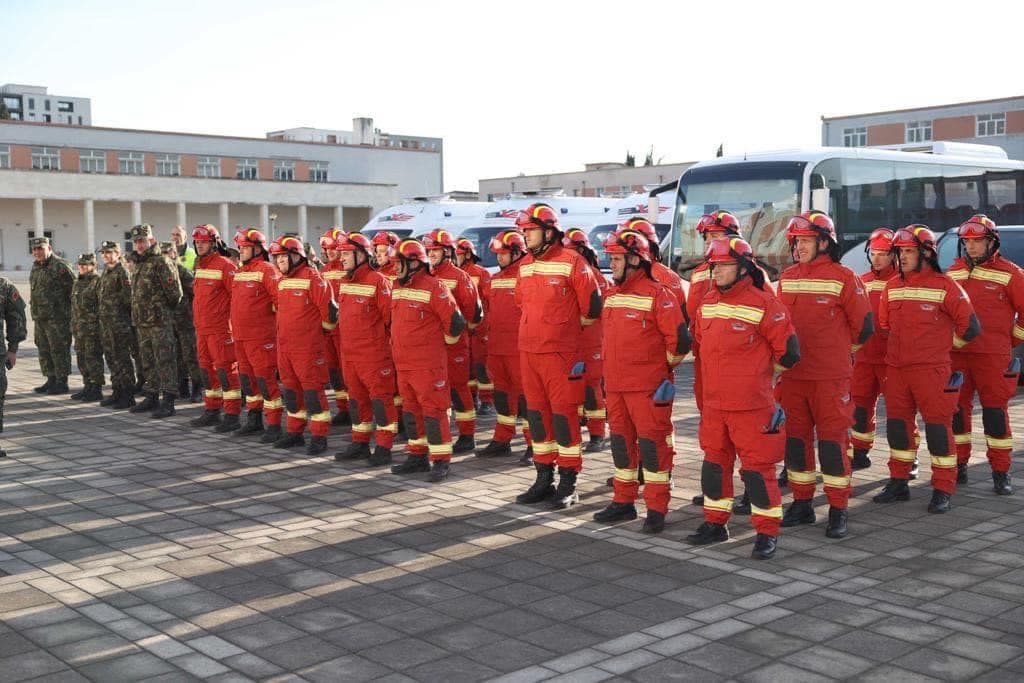Shqipëria dërgon 53 trupa të kërkim-shpëtimit dhe ndihmës shëndetësore në Turqi