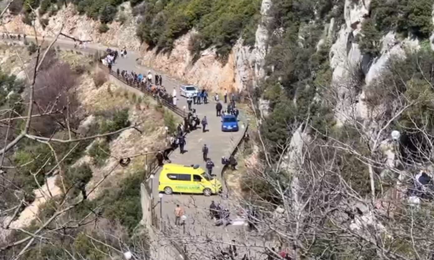 Humb jetën një grua në Kishën e Laçit, u rrëzua nga lartësia derisa po ndizte qirinj