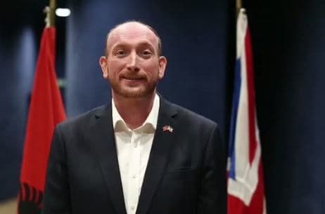 Alarmi i ambasadorit britanik: Në Shqipëri krimi është i lidhur me politikën dhe biznesin