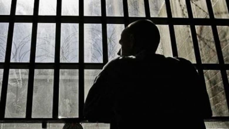 64 shqiptarë kanë vdekur nga dhuna në burgjet greke, thotë gazetari nga Shqipëria