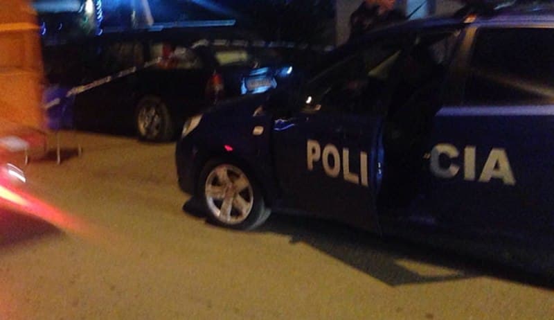 Një e vrarë dhe pesë të plagosur nga të shtënat me armë zjarri në Tiranë