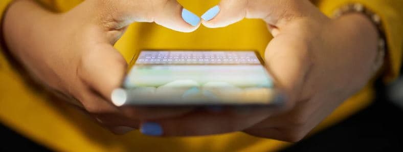 Kanoste një femër përmes internetit, dërgohet në mbajtje e dyshuara