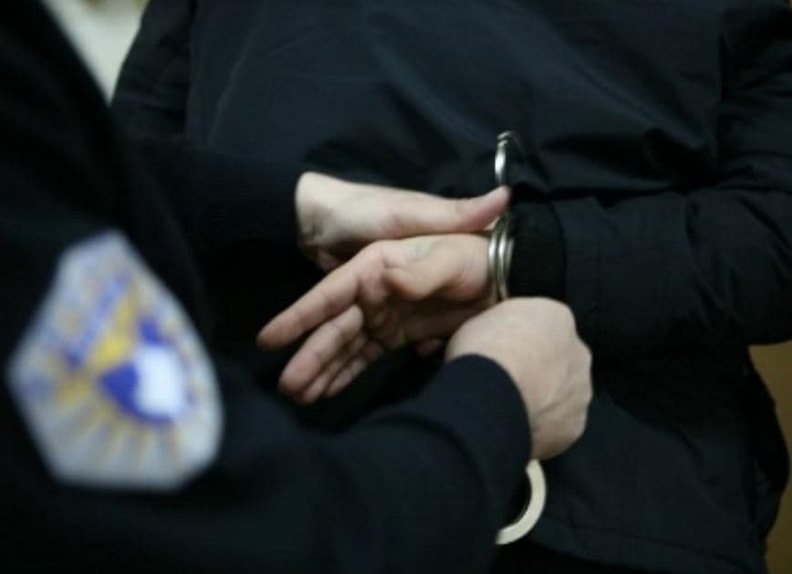 Pejë: Arrestohet një person, dyshohet se dhunoi një femër
