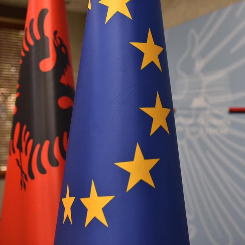 Shqipëria i fton qytetarët që gjenden në Rusi ta kontaktojnë ambasadën e saj në Moskë