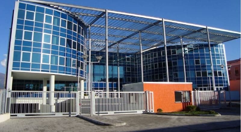 Parlamenti i Shqipërisë i hap rrugë arrestimit të deputetit Arben Ahmetaj