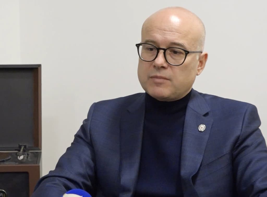 Dorëheqja e kryeministrit të Serbisë: Çka pritet tash?