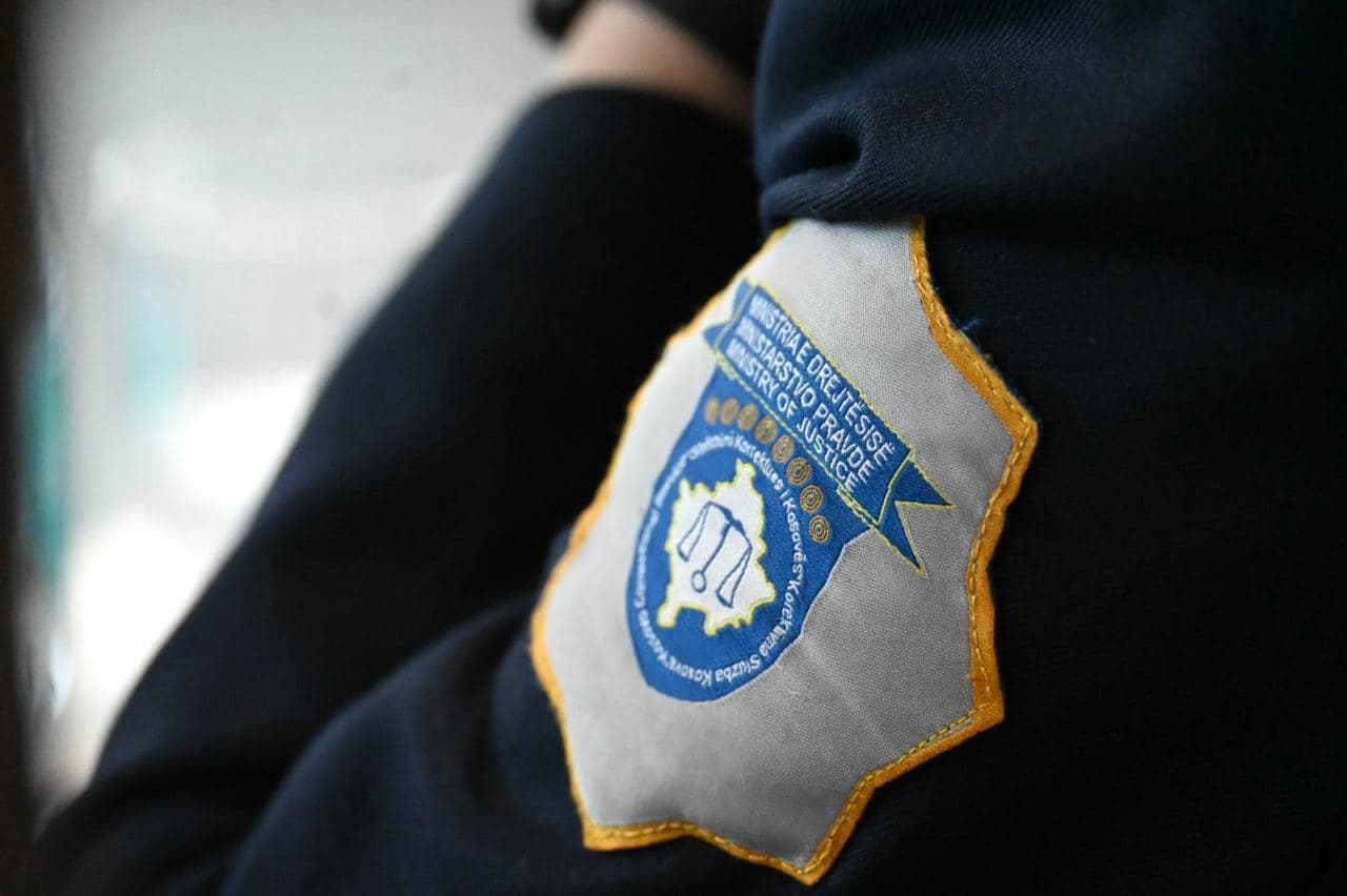 Një i burgosur arratiset nga Psikiatria në Spitalin e Gjilanit