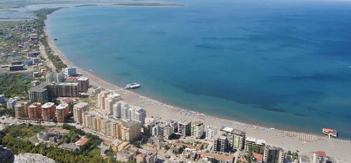 Nëntë kosovarë helmohen në një hotel në Shëngjin, dyshohet nga kimikalet dezinsektuese