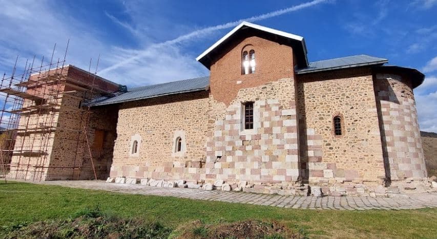 Klan Kosova merr vesh se Njësia Speciale ka hyrë brenda Manastirit të Banjskës