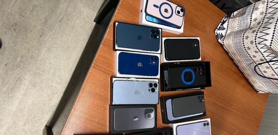 Operacioni antikontrabandë në Merdare: Dogana konfiskon barna, preparate kimike dhe 10 Iphone