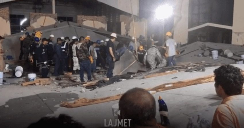 Incidenti në kishë - Bie tavani, vdesin 9 famullitarë (VIDEO)