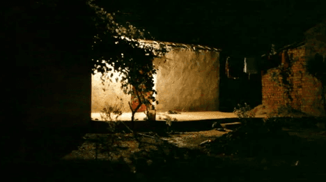 Sulmohet me gurë dhe frikësohet një familje shqiptare në Medvegjë