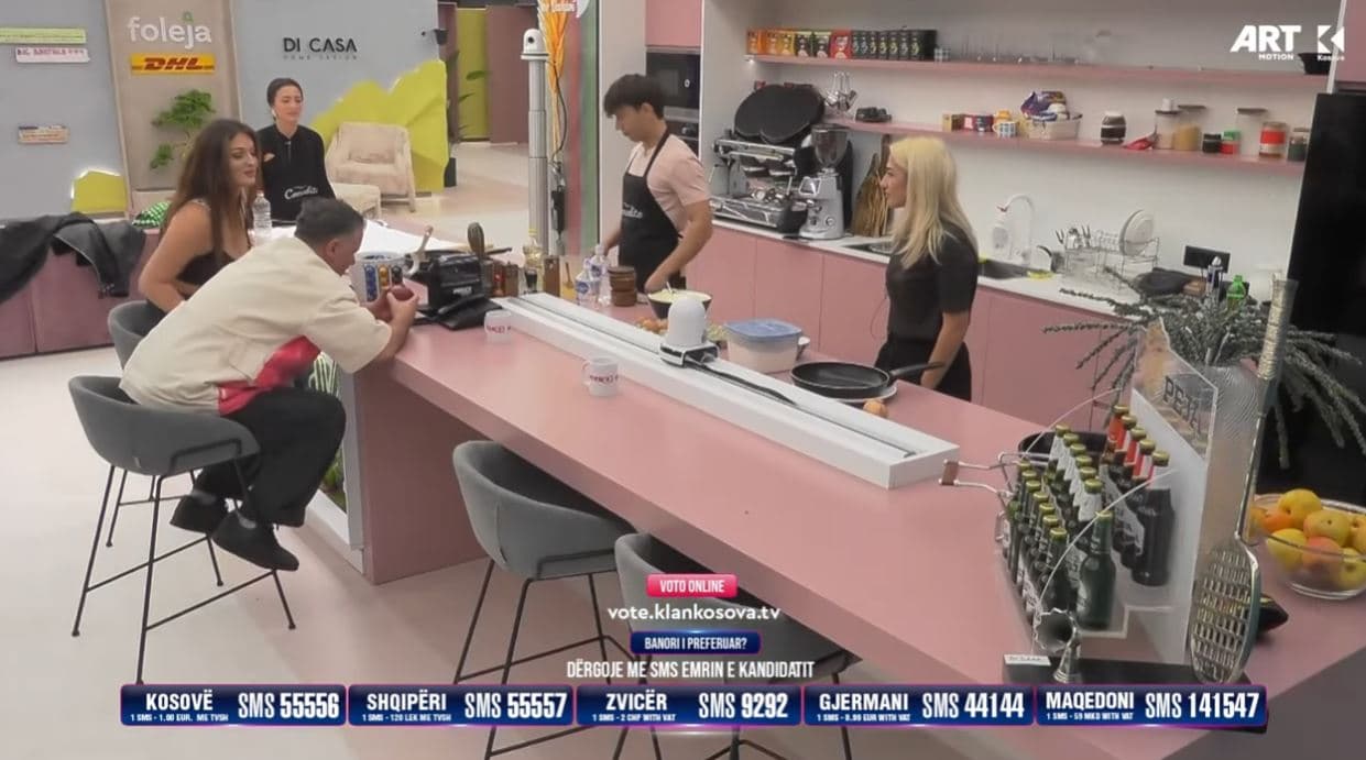 Blerando ngatërron emrin e Ilirjanës me Albën, Ylli fillon ta ngacmojë që ka pëlqim për të (VIDEO)