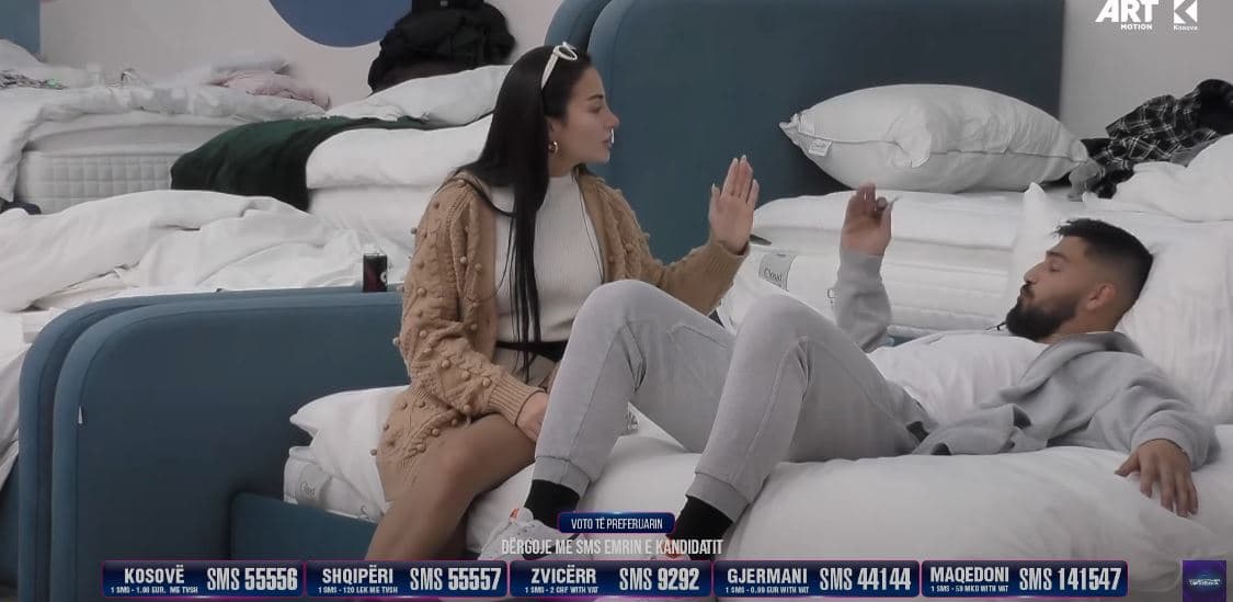 Alba drejtuar Azemit: Mos më bëj surpriza, po ndihem në siklet - jemi vetëm shokë (VIDEO)