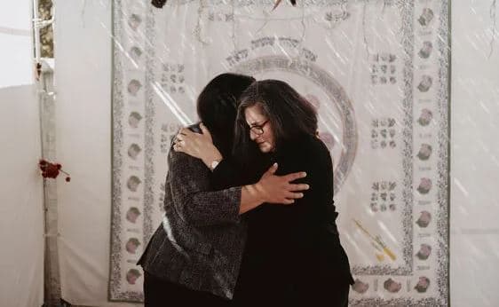 “Të dua. Më vjen keq” - Një hebraike, një myslimane, dhe një miqësi e testuar nga lufta