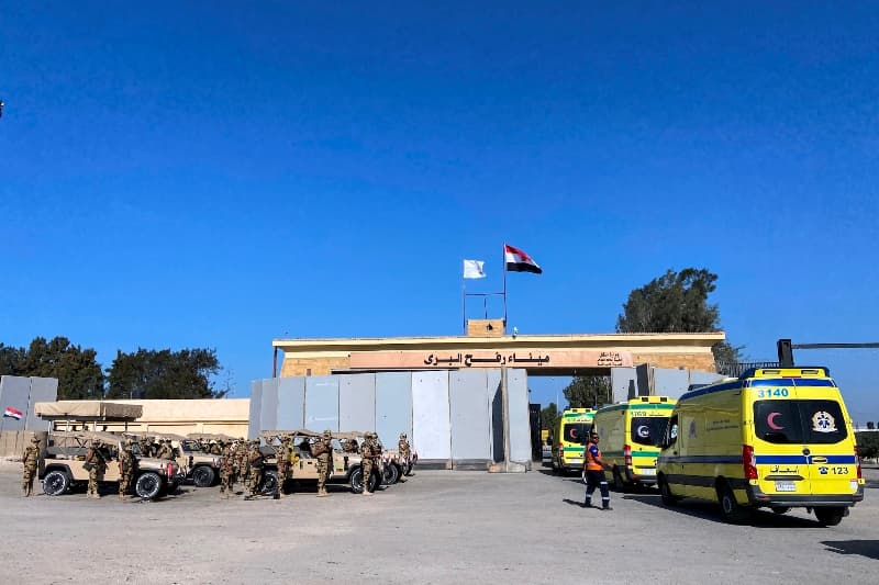 IDF thotë se pengjet janë aktualisht rrugës për në kalimin Rafah në Egjipt
