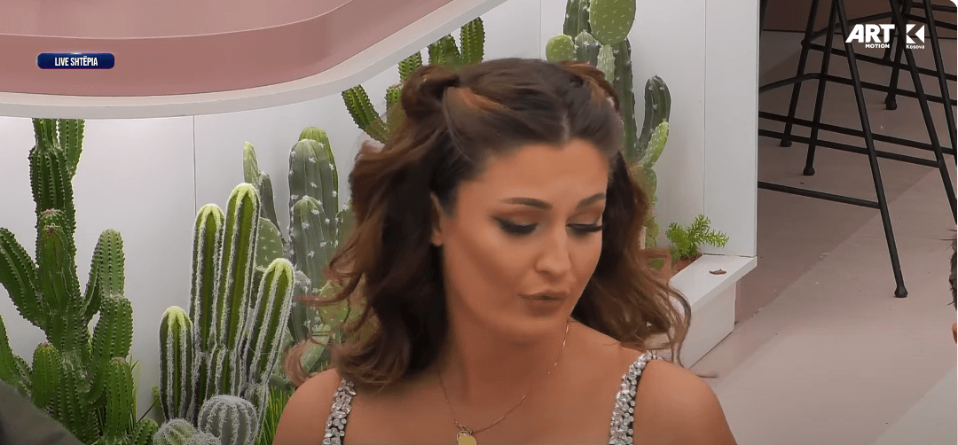 Vesa reagon ashpër pasi Shqipja i quan atë dhe Blerandon "fëmijë" (VIDEO)